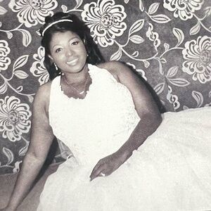 BEAUTIFUL WEDDING DRESS ONLY WORN ONE TIME! WAS CLEANED AFTER AND NOW BOXED.